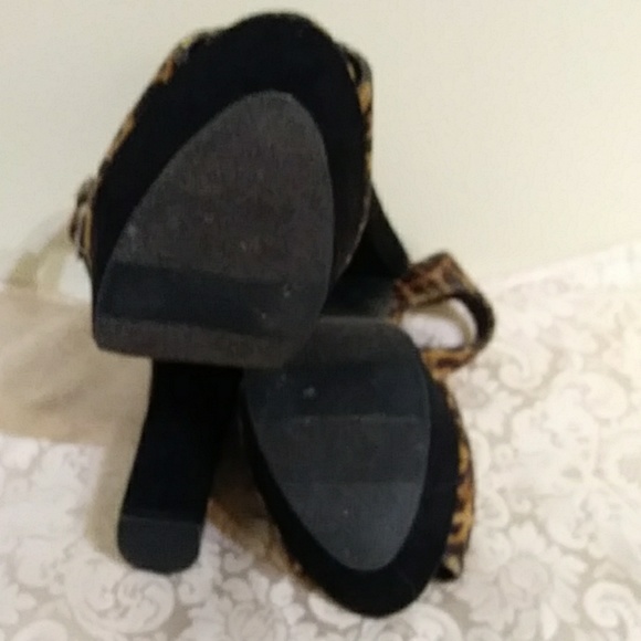 Leopard print platform heels fuzzy! 6.5 - Picture 7 of 7